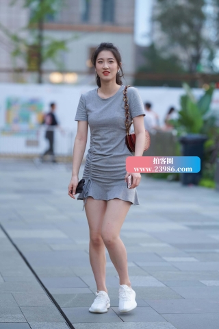 搭讪高颜值灰色群美女