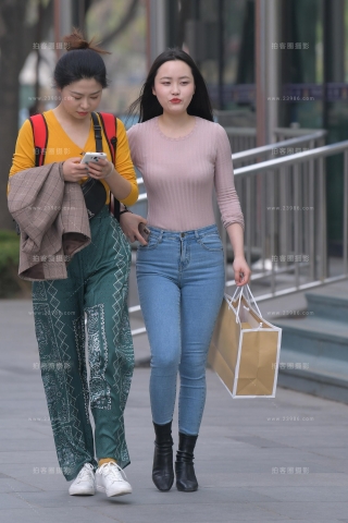 【红石赛帖】性感牛仔裤美女