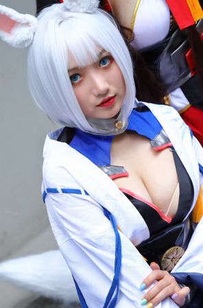 银发美胸coser