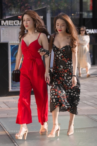 【街拍之魂赛帖】两个美女