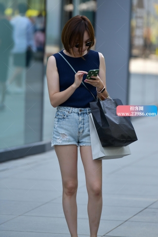 ★逛街热裤美女★