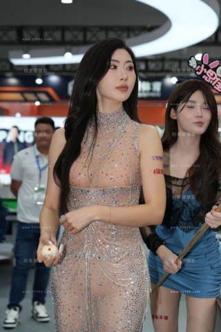 25广州台球展长裙网红美女叶濛雨