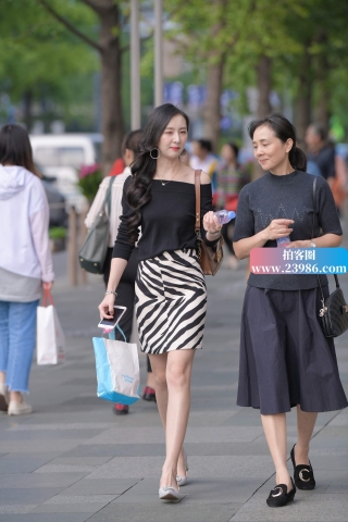 气质高跟街拍美女