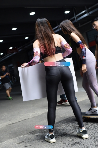 【咔喳赛贴】练习滑板