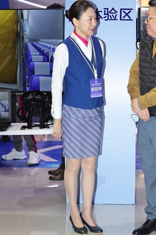 南航韵味熟女空姐肉丝高跟性感（完整版）