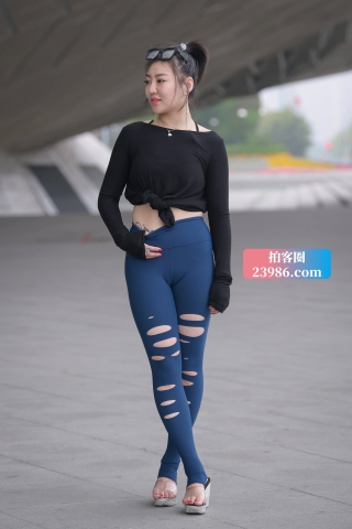 瑜伽裤也有破洞款