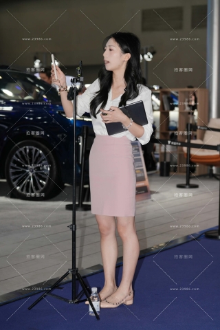 粉色裙平底鞋主播小姐姐